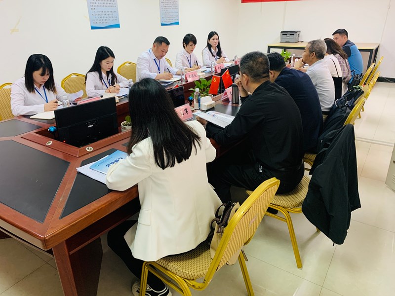 2024年3月27日，自治區(qū)財(cái)政廳領(lǐng)導(dǎo)蒞臨我公司開(kāi)展調(diào)研工作